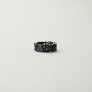 八宝透雕墨玉窄版戒指