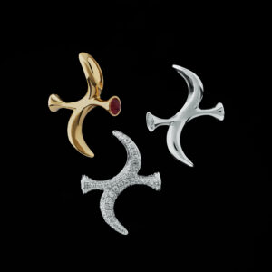 「 骨动 」金项坠