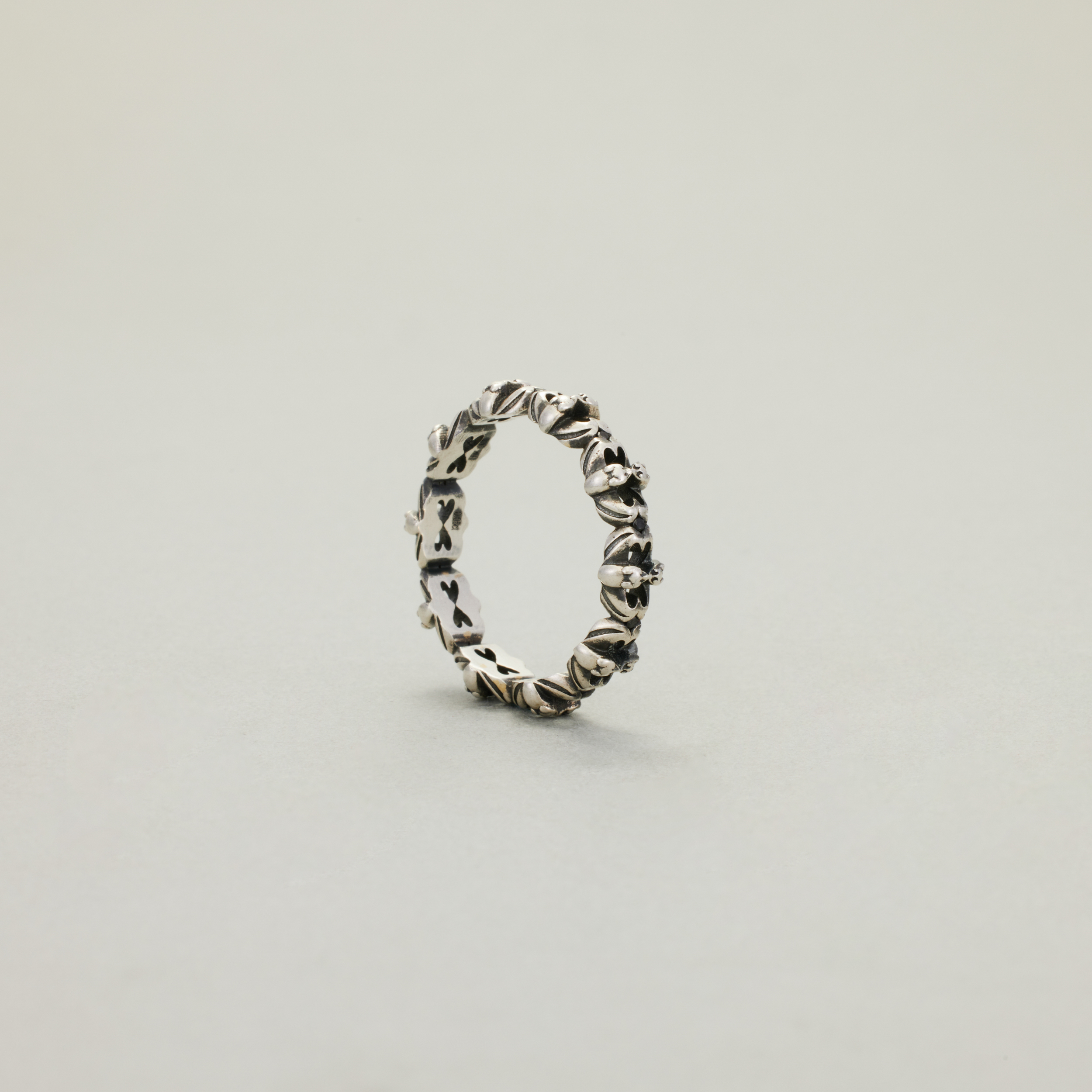 「 蝠抱 」镶钻圈戒 - 图片 4