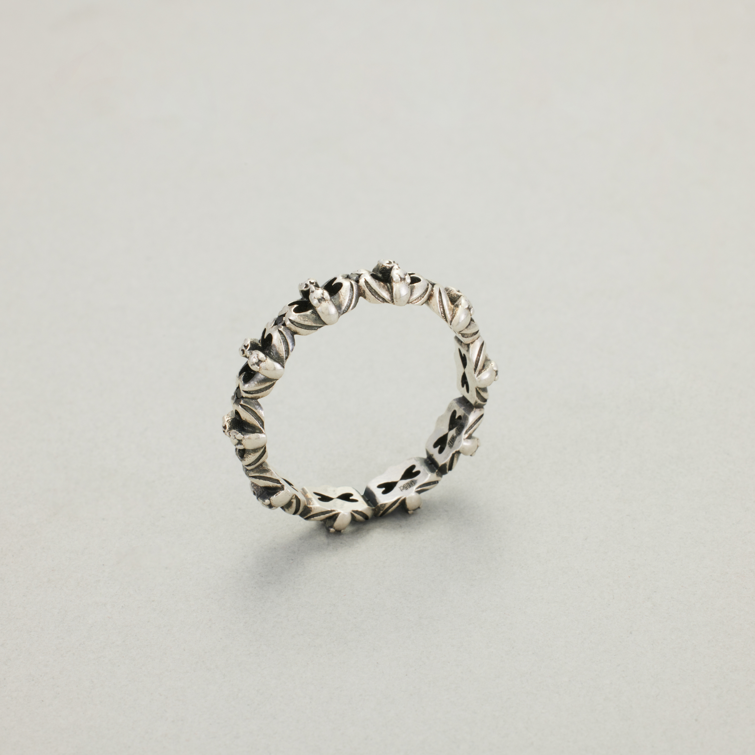 「 蝠抱 」镶钻圈戒 - 图片 6